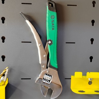 clé a molette a etau