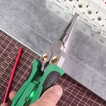 pince testeur multifonction