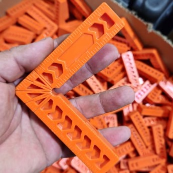 équerre 10cm en plastique