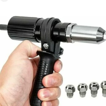 adaptateur riveteuse en -méta-